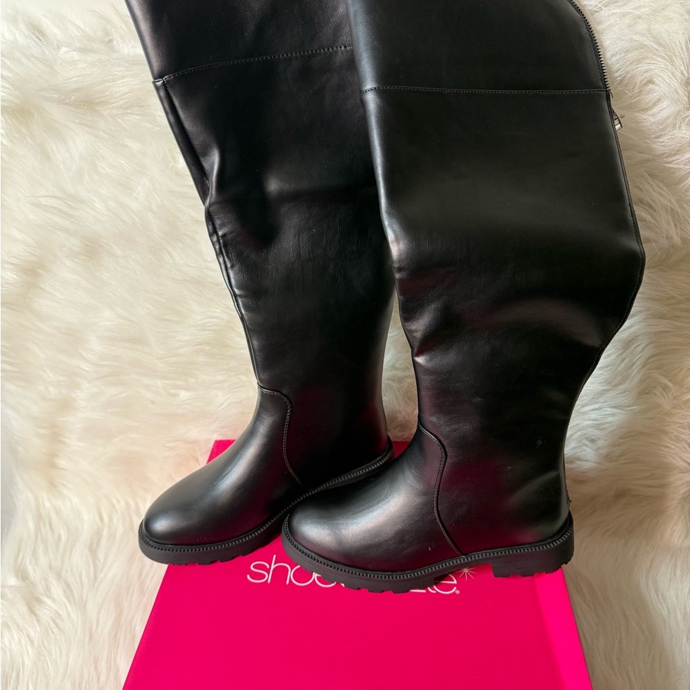 Black Knee-High Leather Boots